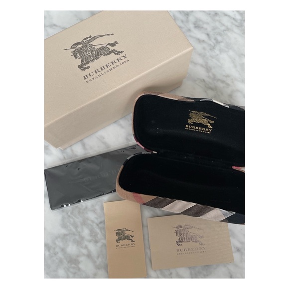 Burberry Glasses Case with Box *authentic* - Picture 2 of 2
